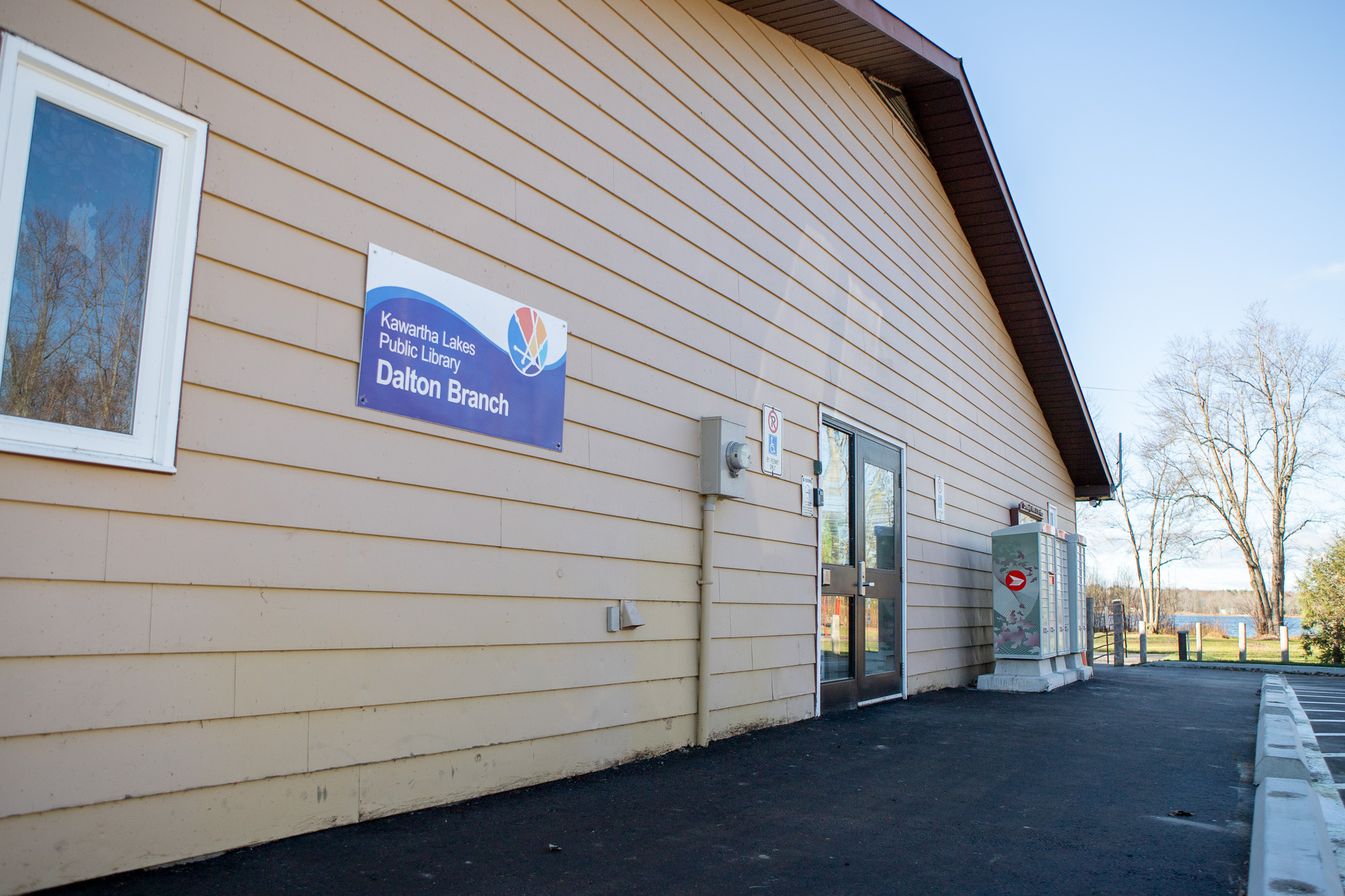 Outside the Dalton branch - vinyl sided building 